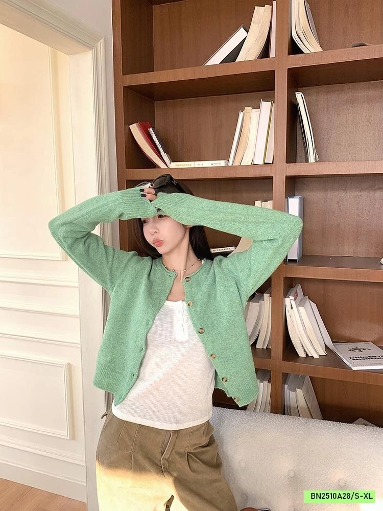 CARDIGAN MOSESQUEEN HOT HIT