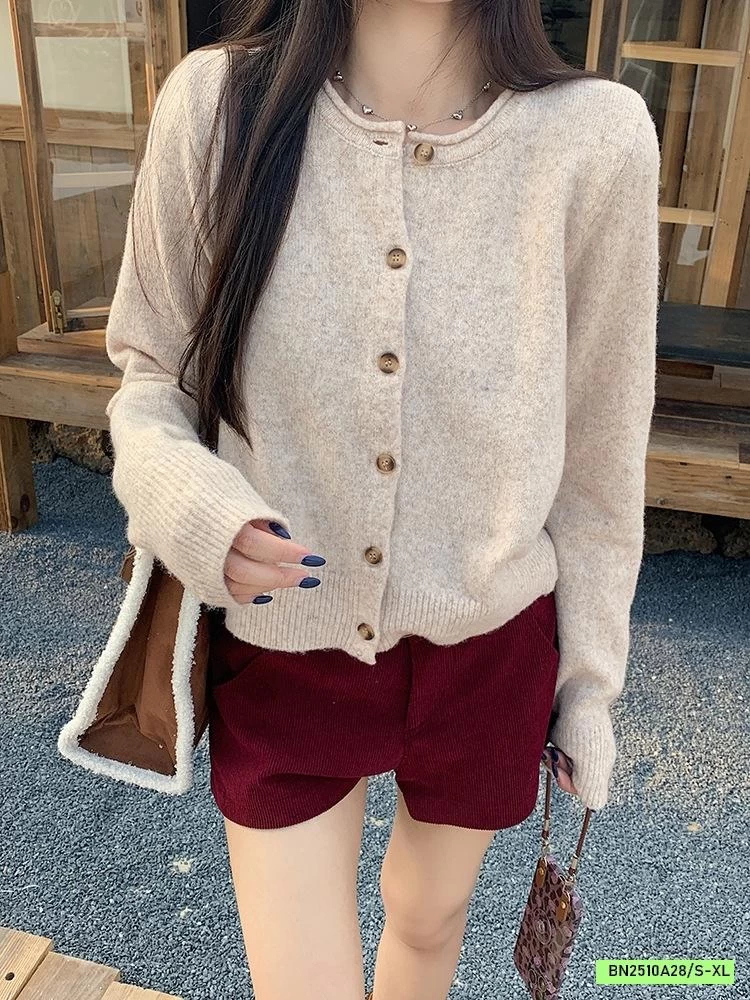 CARDIGAN MOSESQUEEN HOT HIT