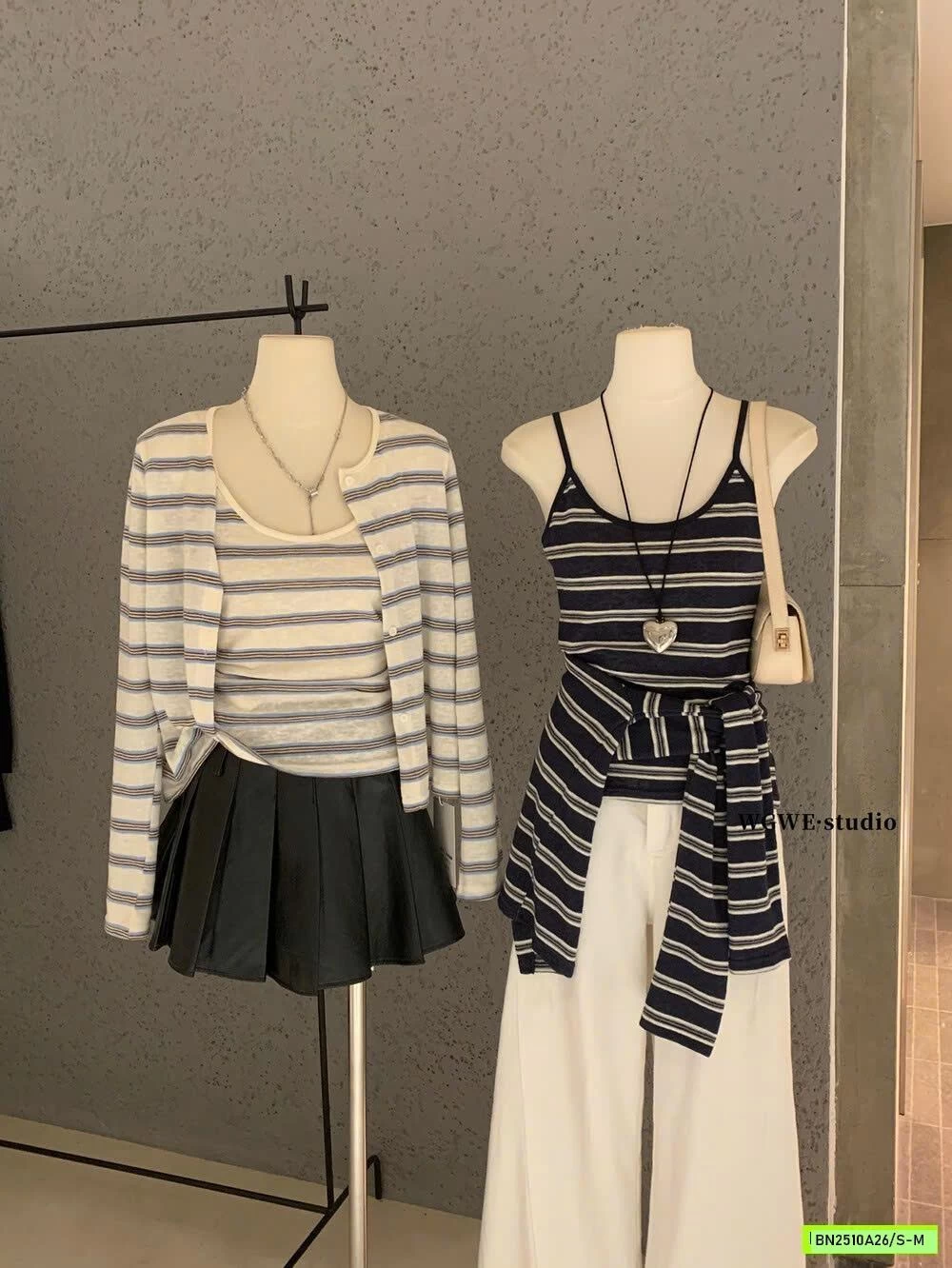 SÉT ÁO 2 DÂY + CARDIGAN KẺ WGWE6850