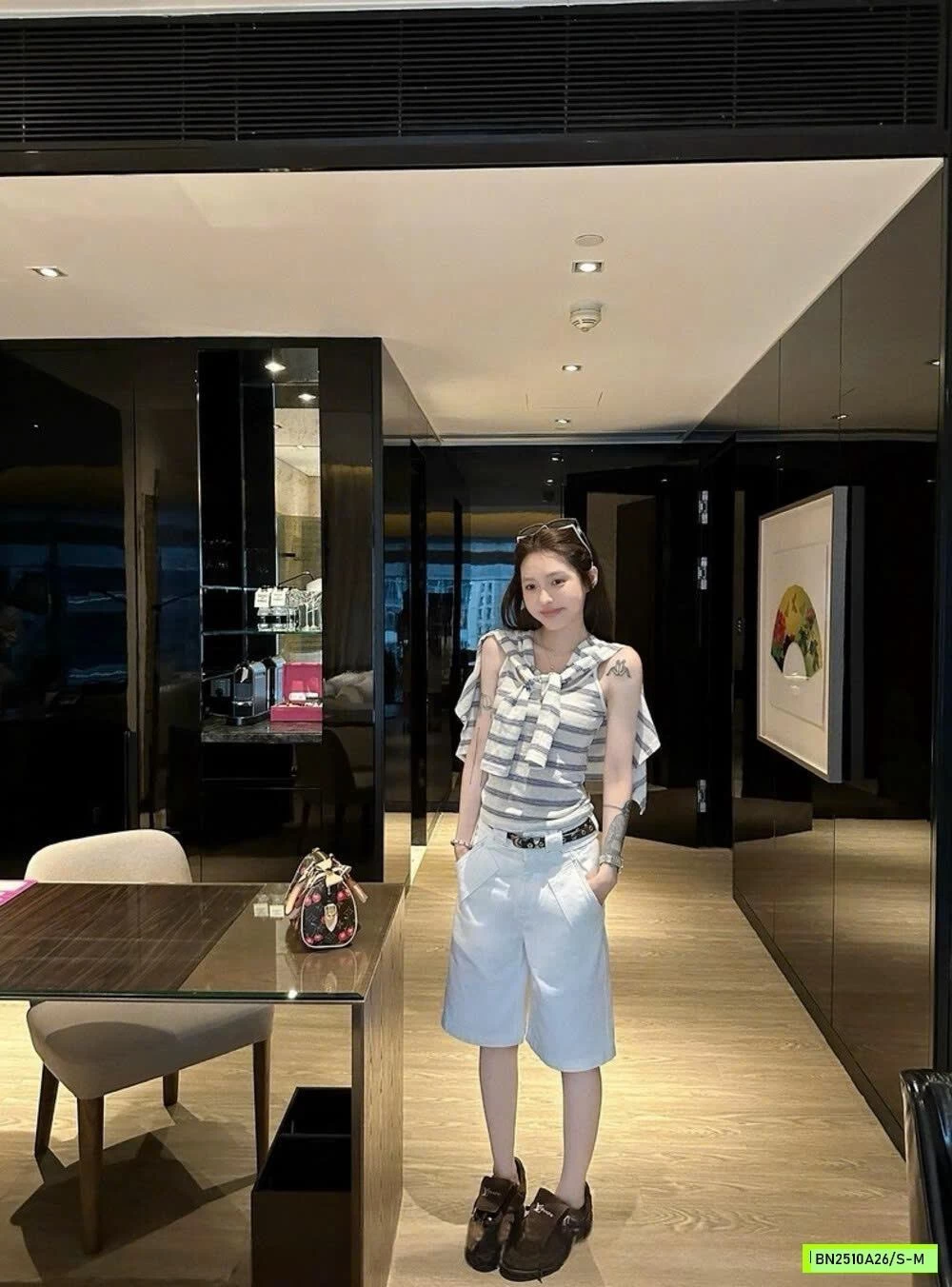 SÉT ÁO 2 DÂY + CARDIGAN KẺ WGWE6850