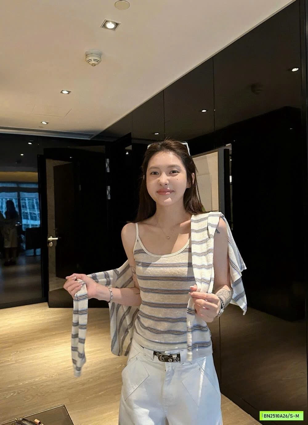 SÉT ÁO 2 DÂY + CARDIGAN KẺ WGWE6850