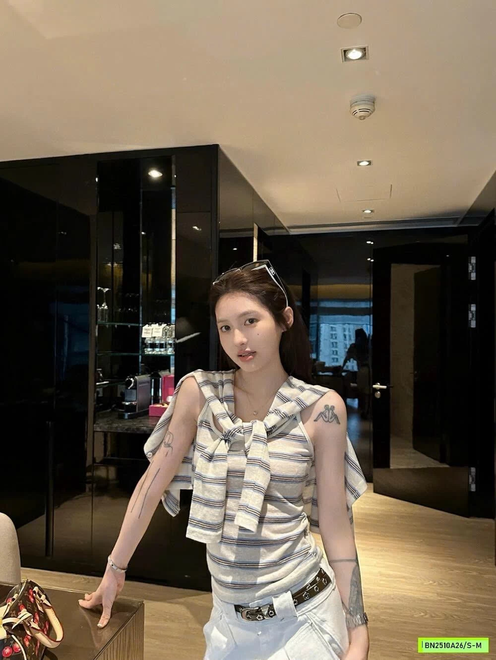 SÉT ÁO 2 DÂY + CARDIGAN KẺ WGWE6850