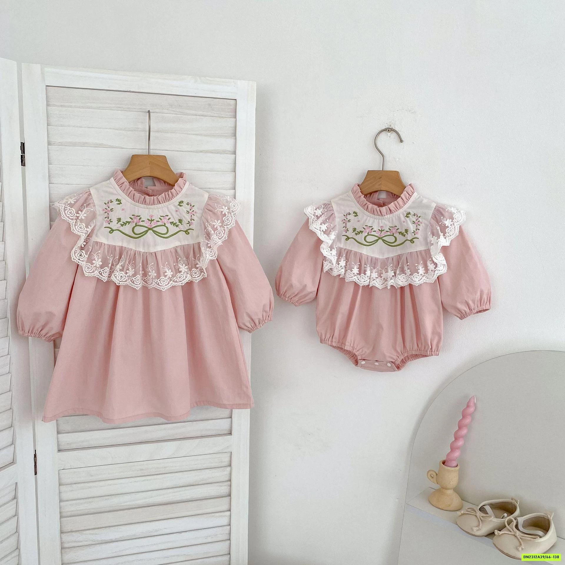 COUPLE THÔ MỀM THÊU HOA