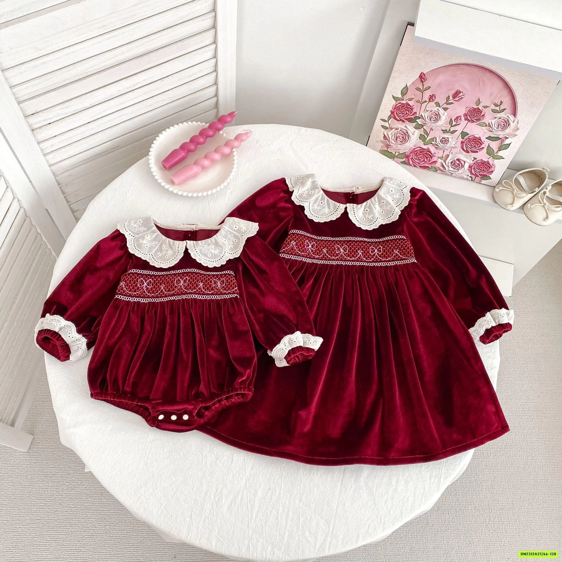 COUPLE NHUNG ĐỎ VIỀN REN