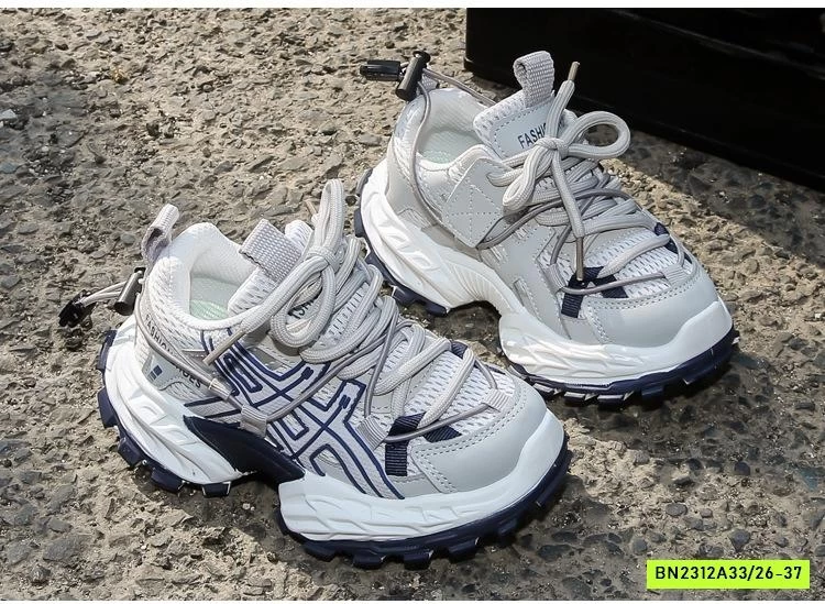 SNEAKER SIÊU NHẸ CÁ TÍNH