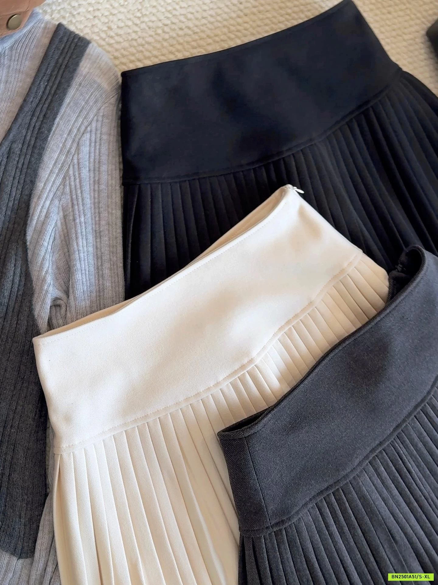 CHÂN VÁY DẠ XẾP LY GEN BỤNG ANNA