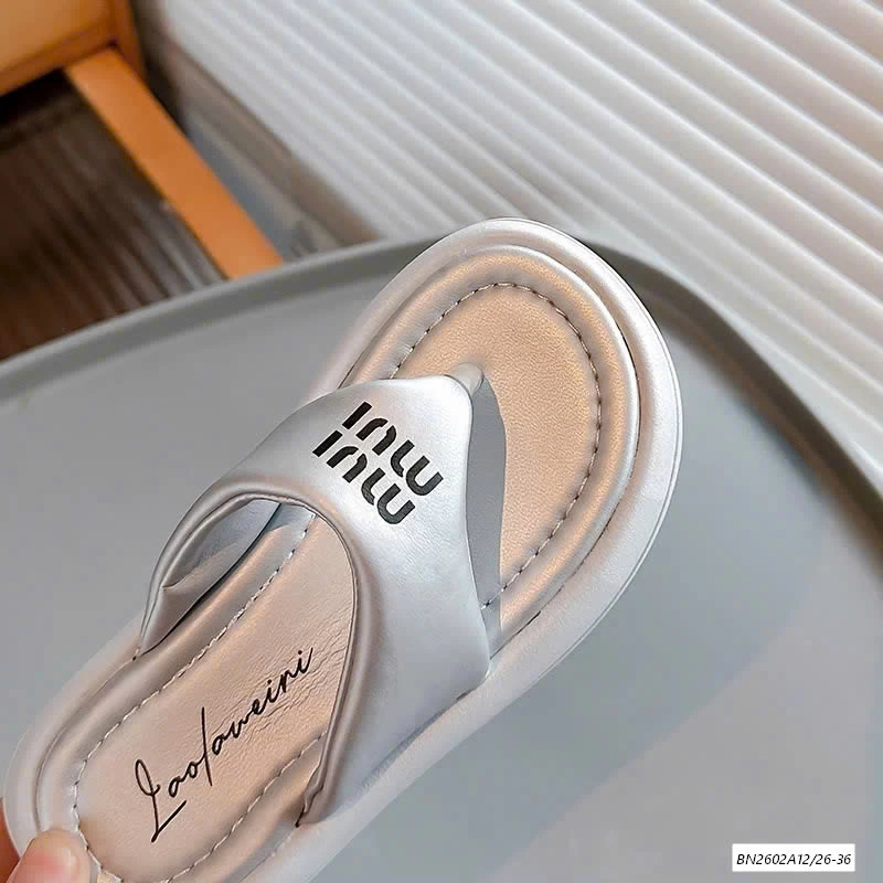 DÉP LÊ KẸP NGÓN MUIMUI