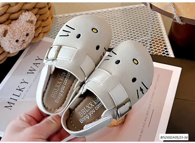 SỤC KITTY QUAI SAU