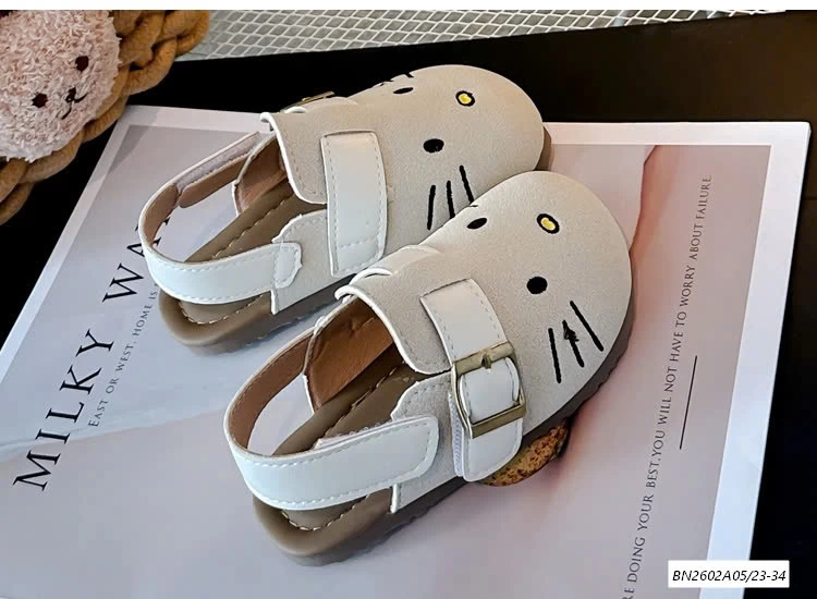 SỤC KITTY QUAI SAU