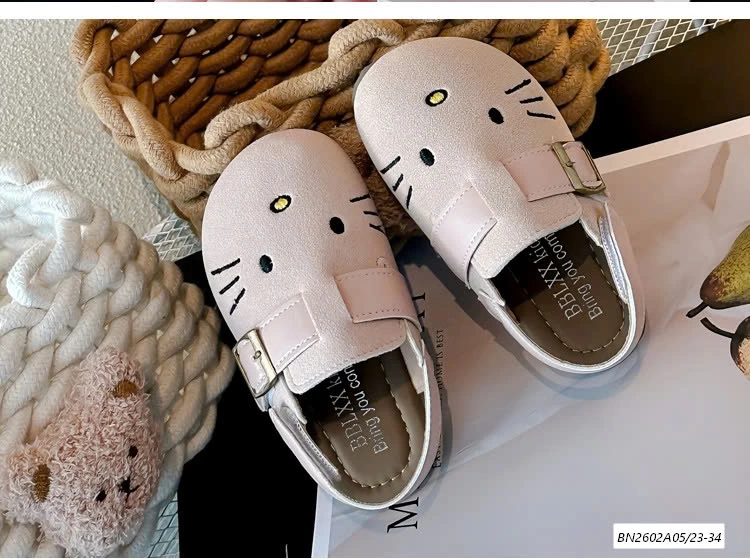 SỤC KITTY QUAI SAU