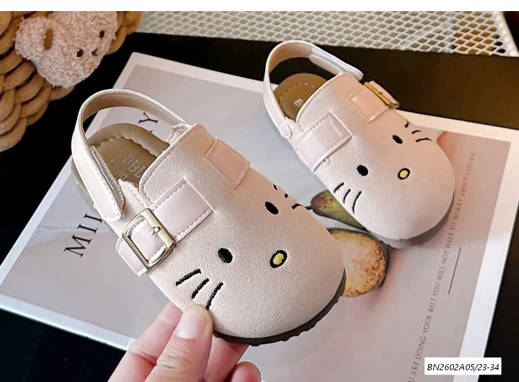 SỤC KITTY QUAI SAU