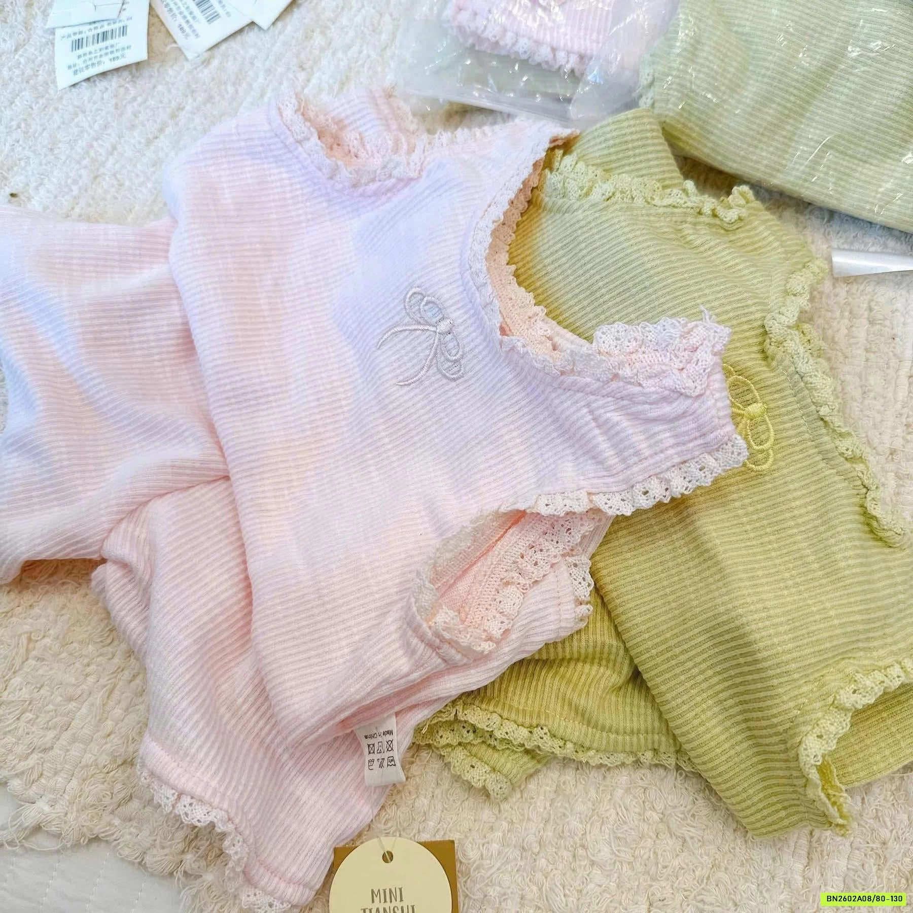 ÁO GÂN SÁT NÁCH THÊU NƠ NINGLI