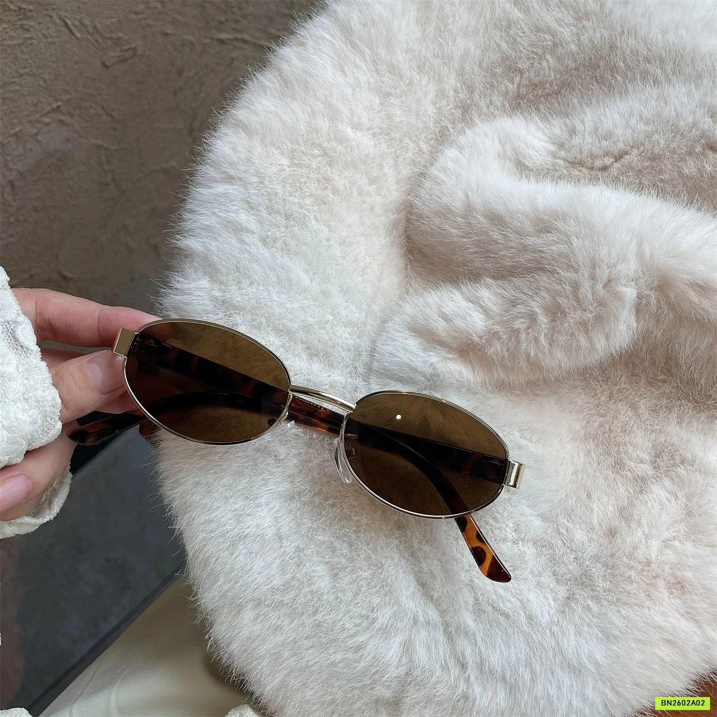 KÍNH RÂM THỜI TRANG BÉ