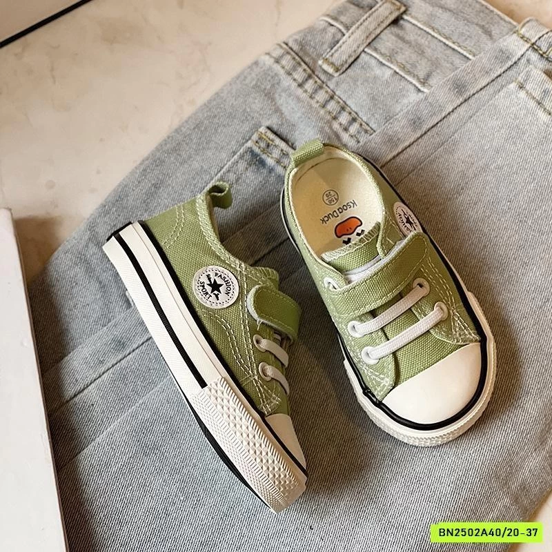 GIÀY THỂ THAO QUAI DÁN