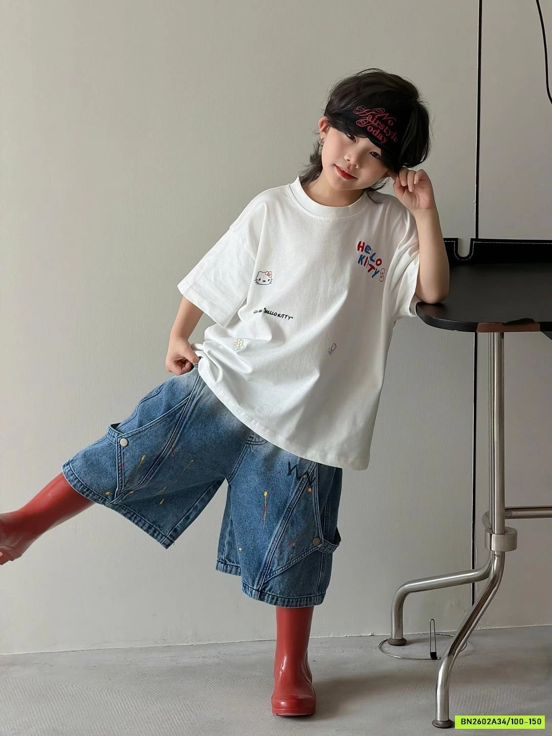 THUN TRẮNG CHỮ MIX SHORT VẢY SƠN