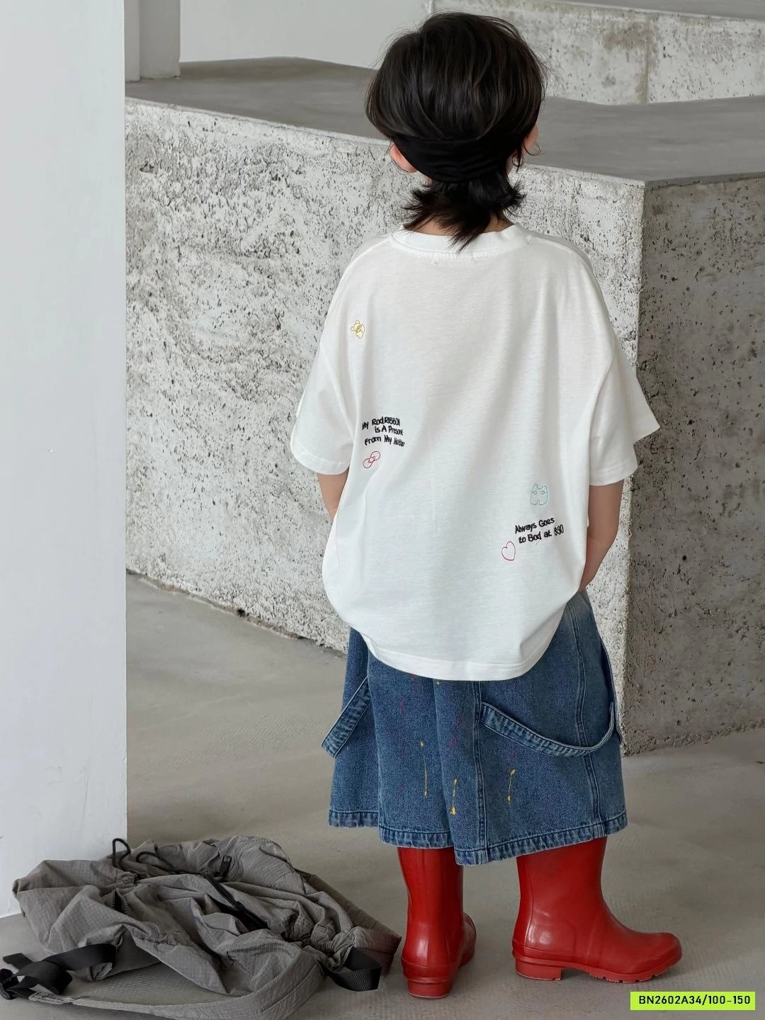 THUN TRẮNG CHỮ MIX SHORT VẢY SƠN