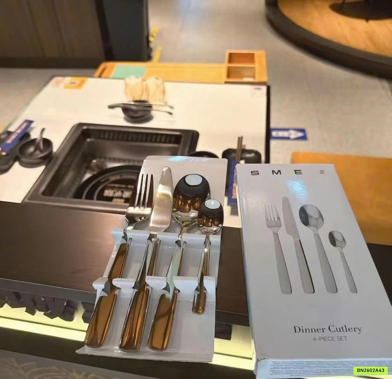 BỘ DAO MUỖNG NĨA 4 MÓN SMEG