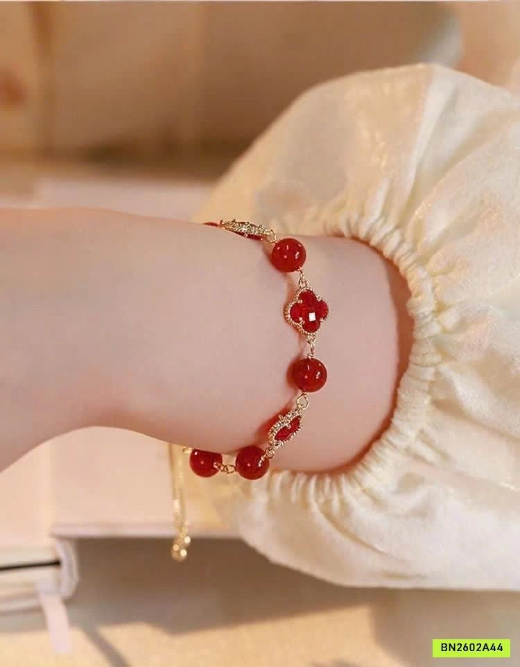 VÒNG TAY ĐỎ MAY MẮN AGOVSKI