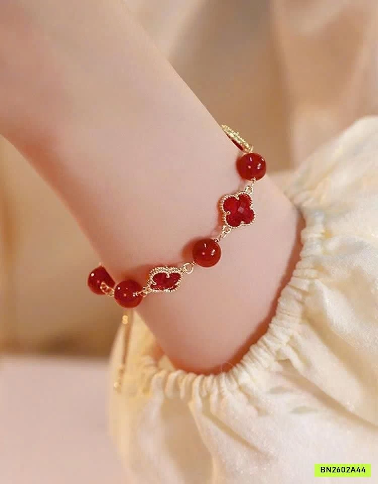 VÒNG TAY ĐỎ MAY MẮN AGOVSKI