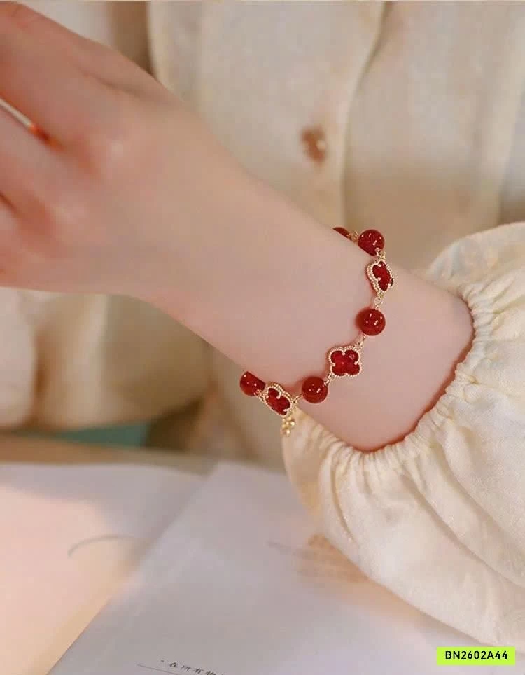 VÒNG TAY ĐỎ MAY MẮN AGOVSKI