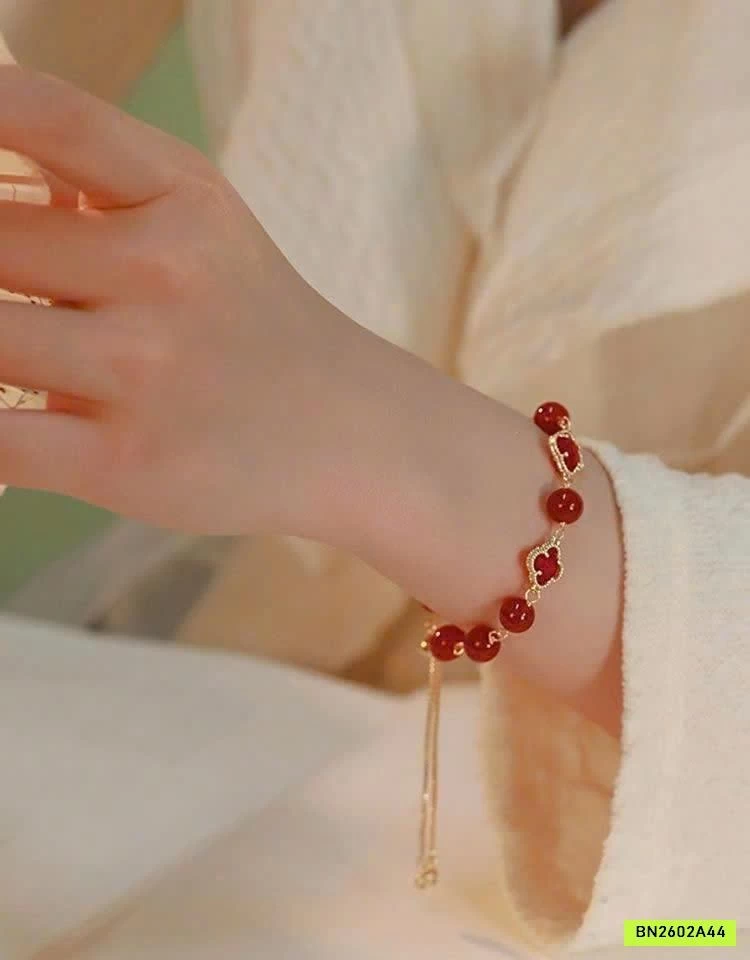 VÒNG TAY ĐỎ MAY MẮN AGOVSKI