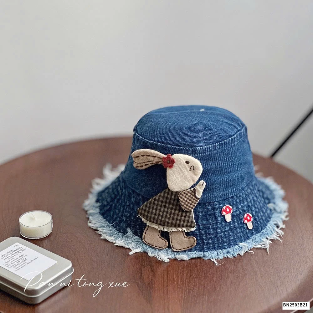 BUCKET JEANS GẮN THỎ
