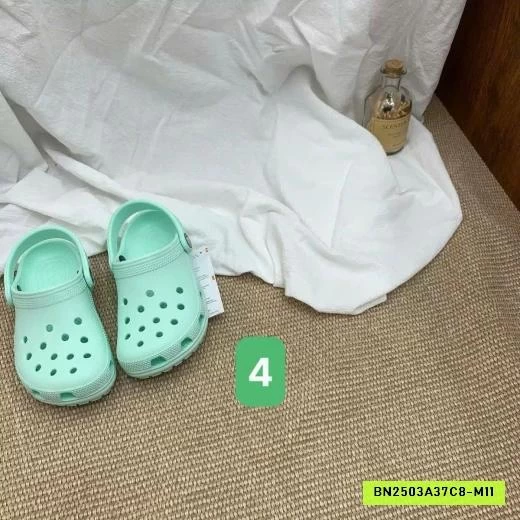 DÉP SỤC CROCS GIA ĐÌNH