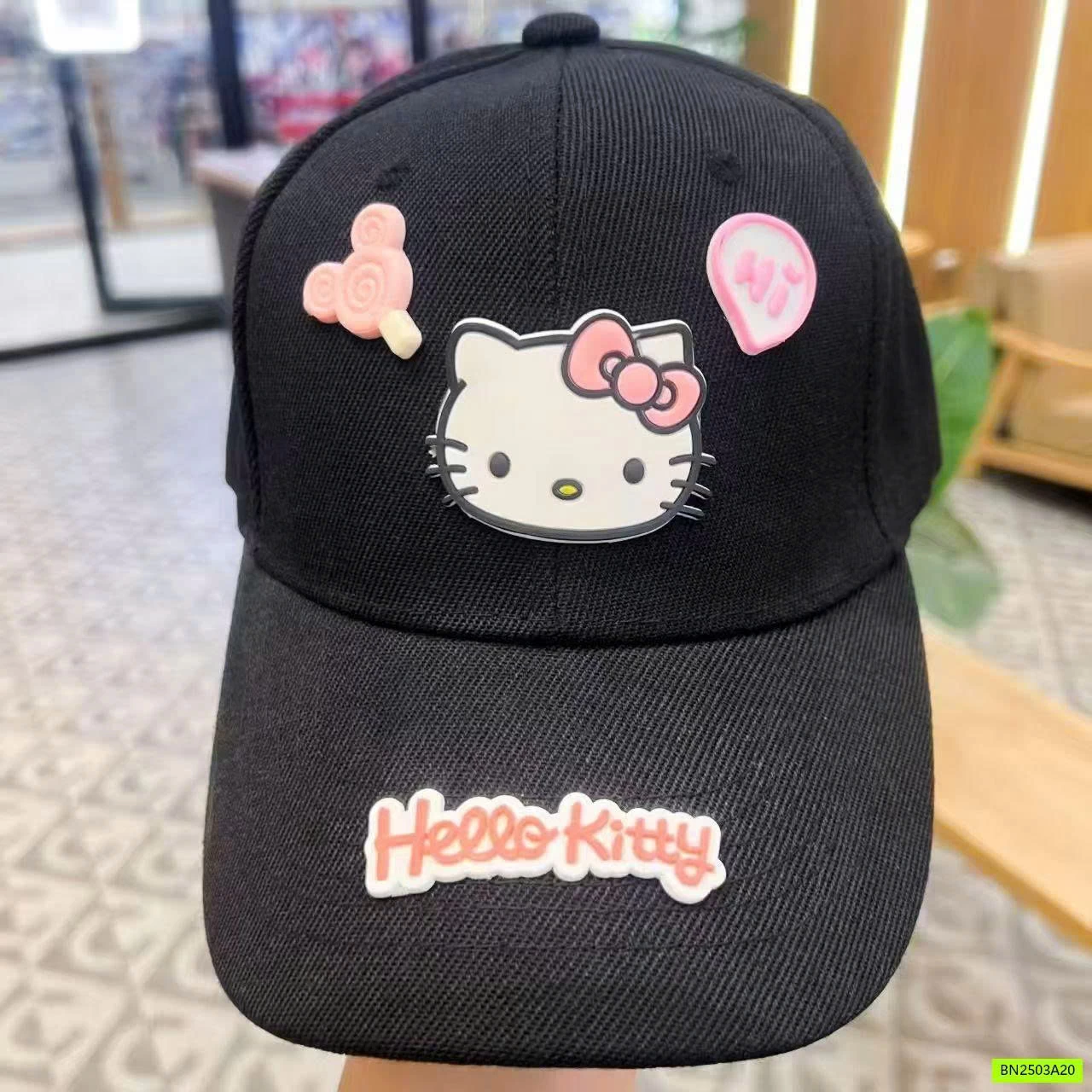 MŨ LƯỠI CHAI GẮN STICKER KITTY