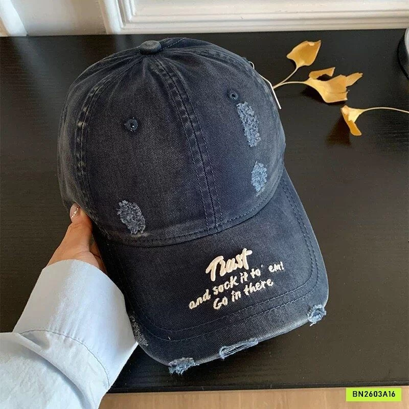 MŨ KẾT CHỮ NỔI