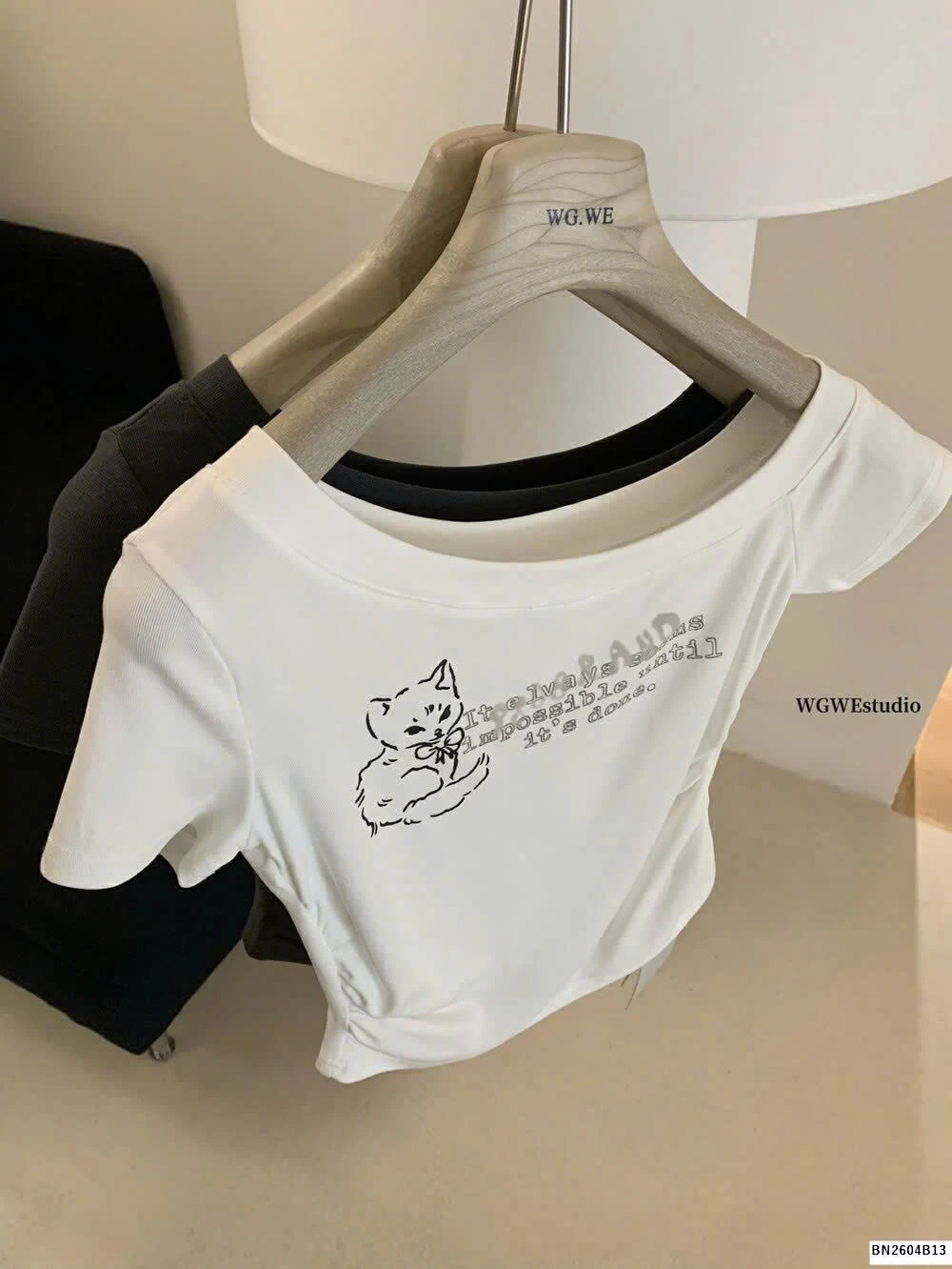 ÁO THUN LỆCH VAI WGWE