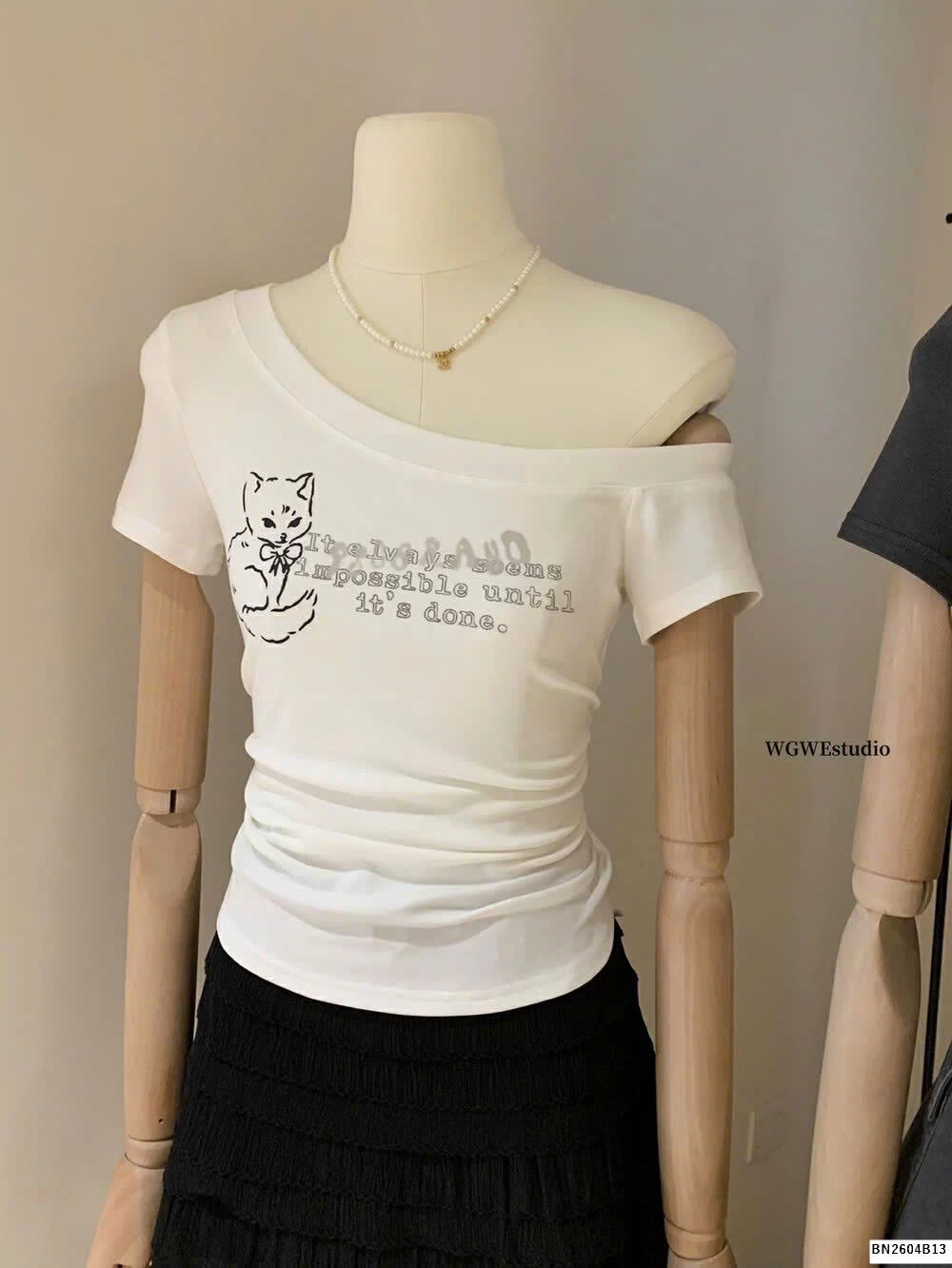 ÁO THUN LỆCH VAI WGWE