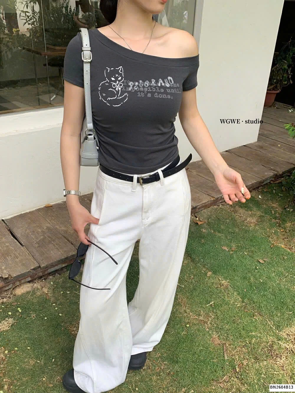 ÁO THUN LỆCH VAI WGWE