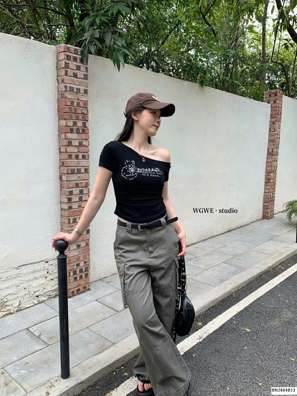 ÁO THUN LỆCH VAI WGWE