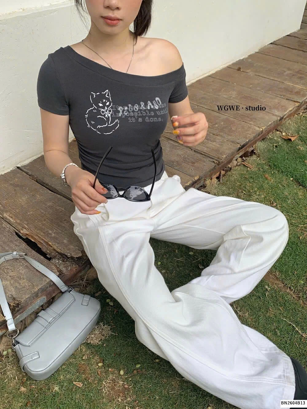 ÁO THUN LỆCH VAI WGWE