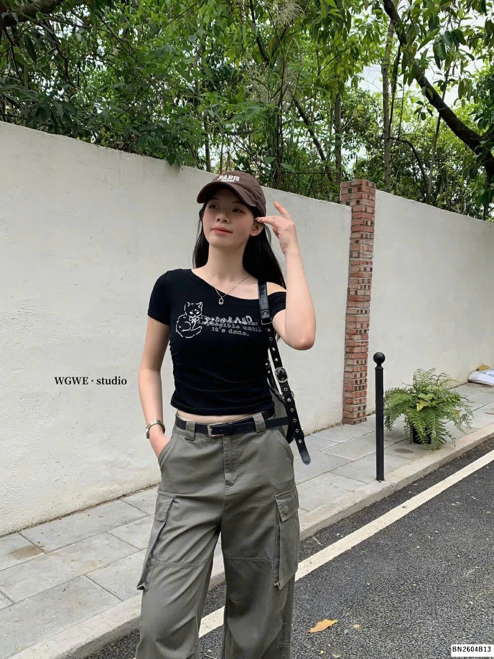 ÁO THUN LỆCH VAI WGWE