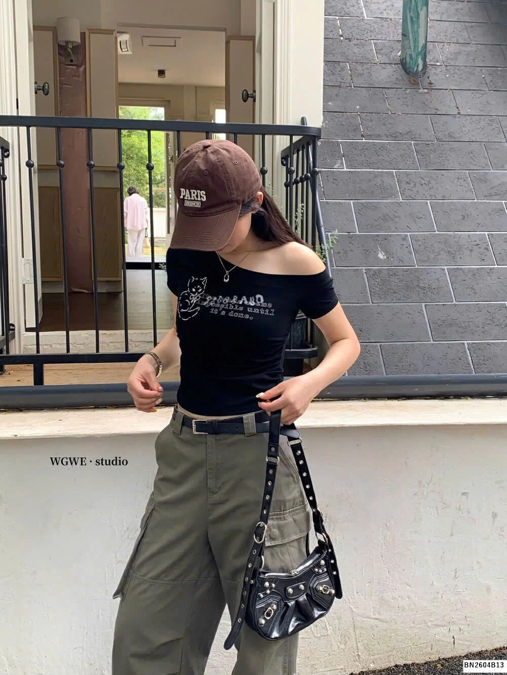 ÁO THUN LỆCH VAI WGWE