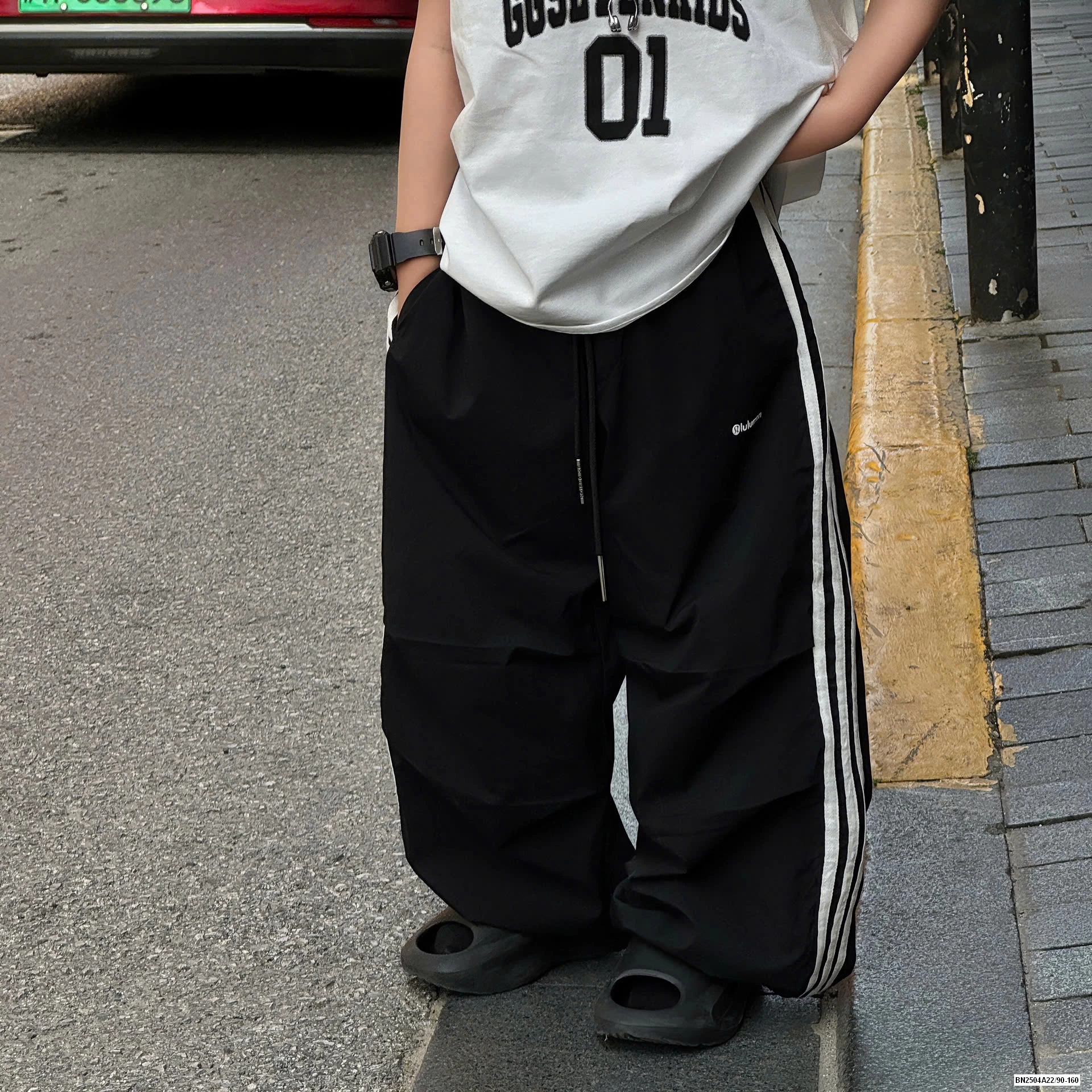 JOGGER GIÓ SỌC BÊN