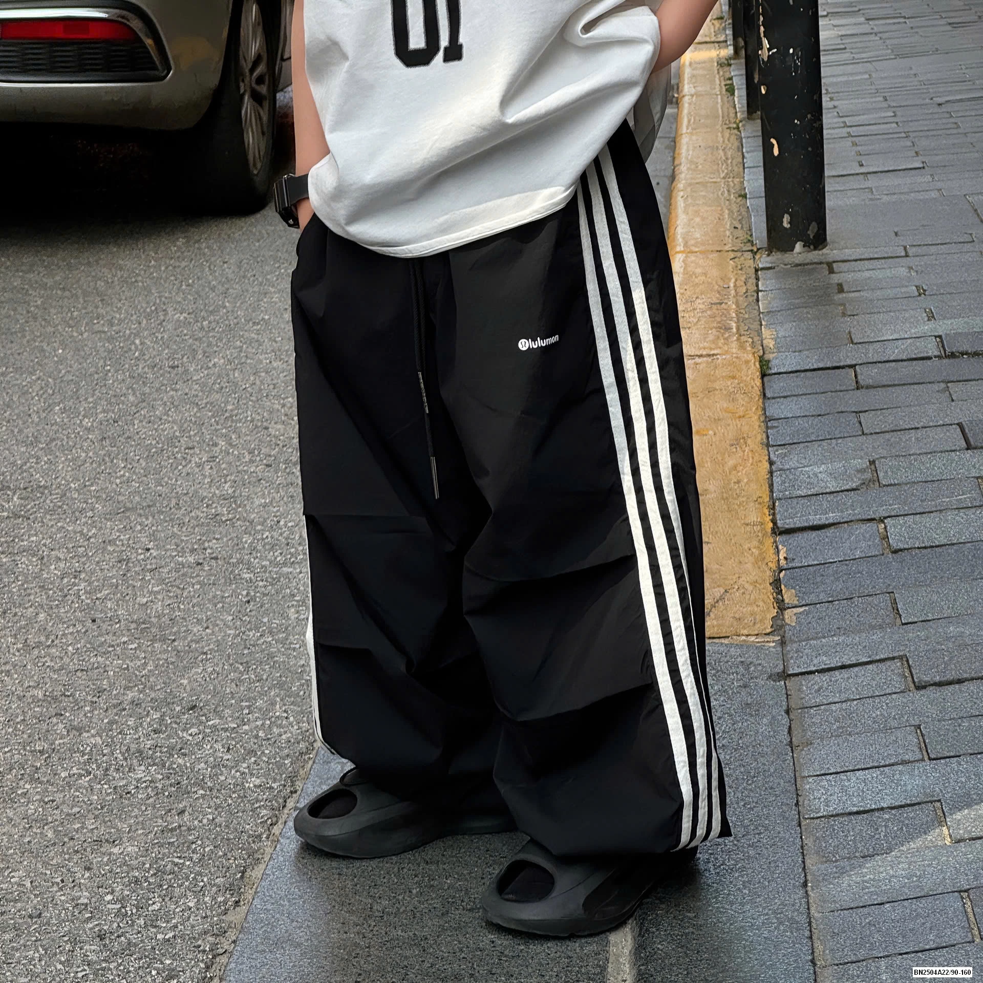 JOGGER GIÓ SỌC BÊN