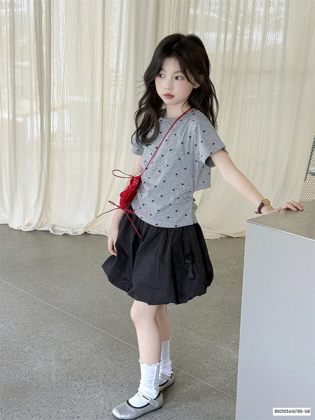 ÁO THUN CHẤM BI KHOÉT LƯNG