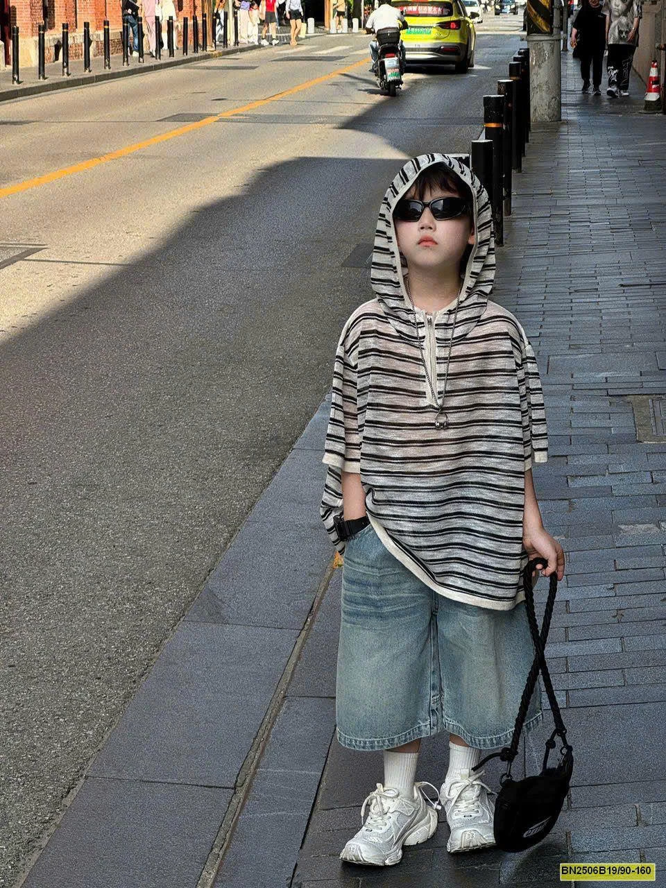 ÁO CỘC TAY CÓ MŨ