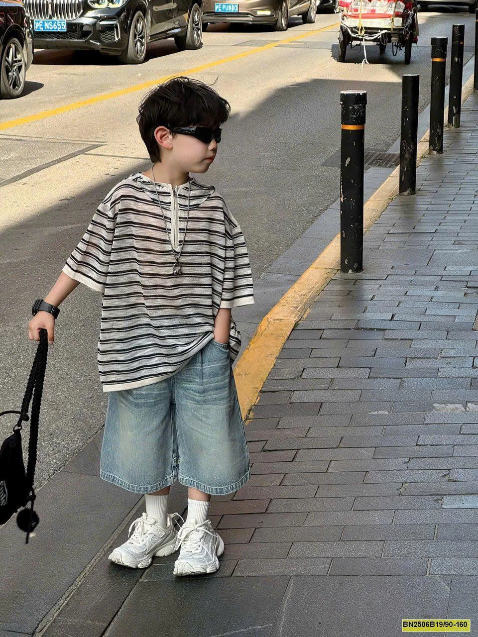 ÁO CỘC TAY CÓ MŨ