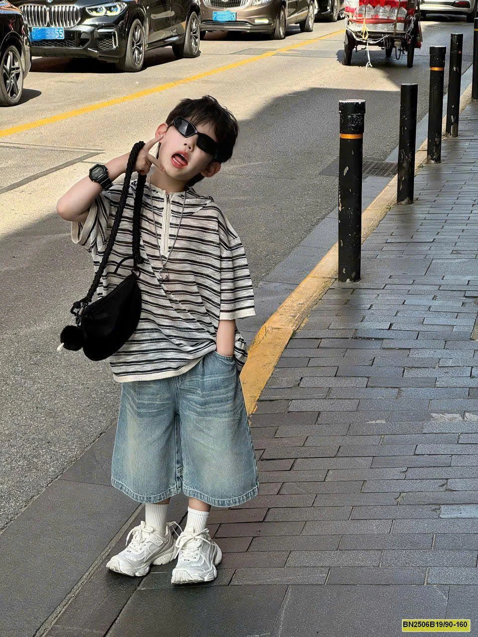 ÁO CỘC TAY CÓ MŨ