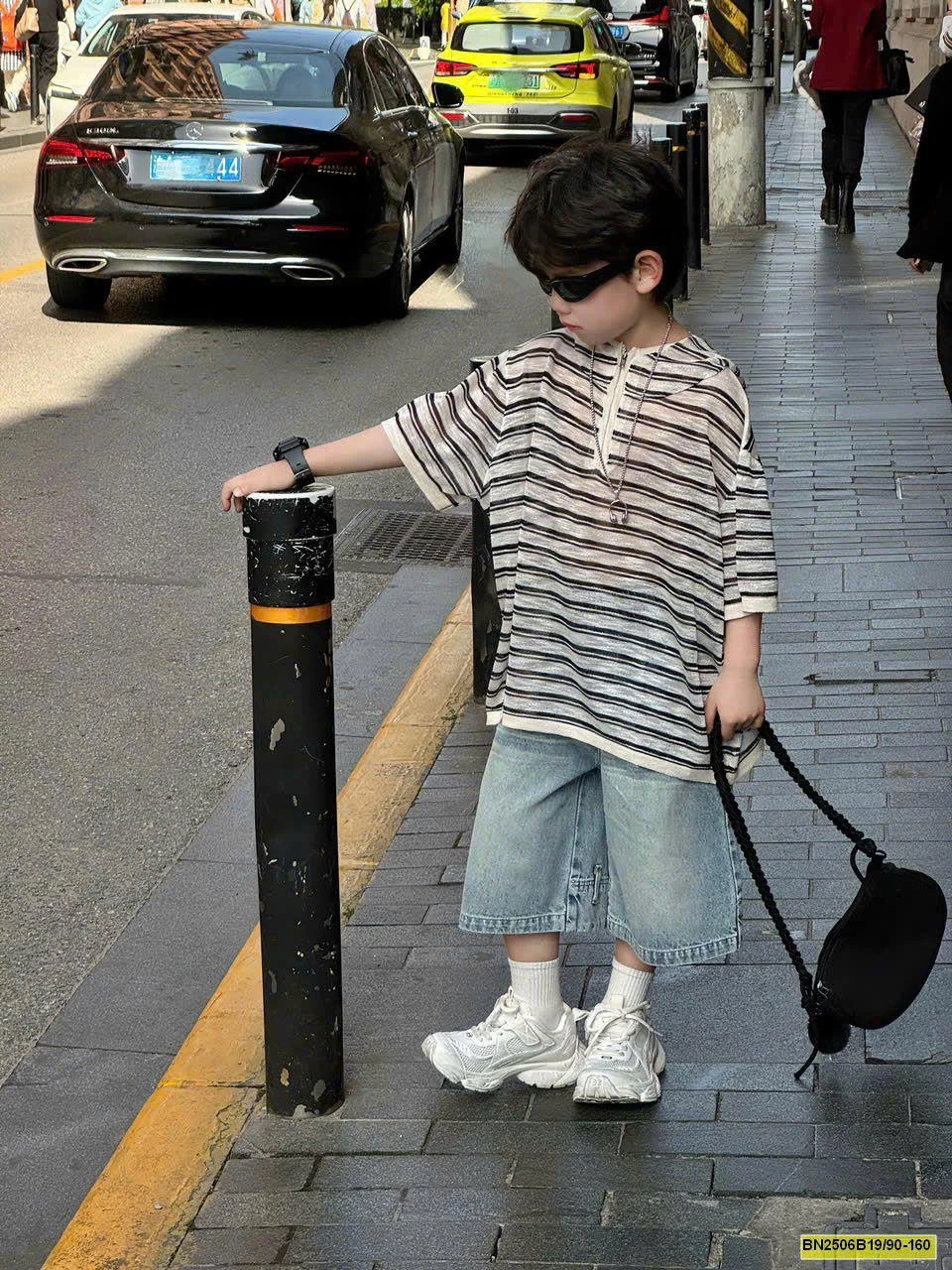 ÁO CỘC TAY CÓ MŨ