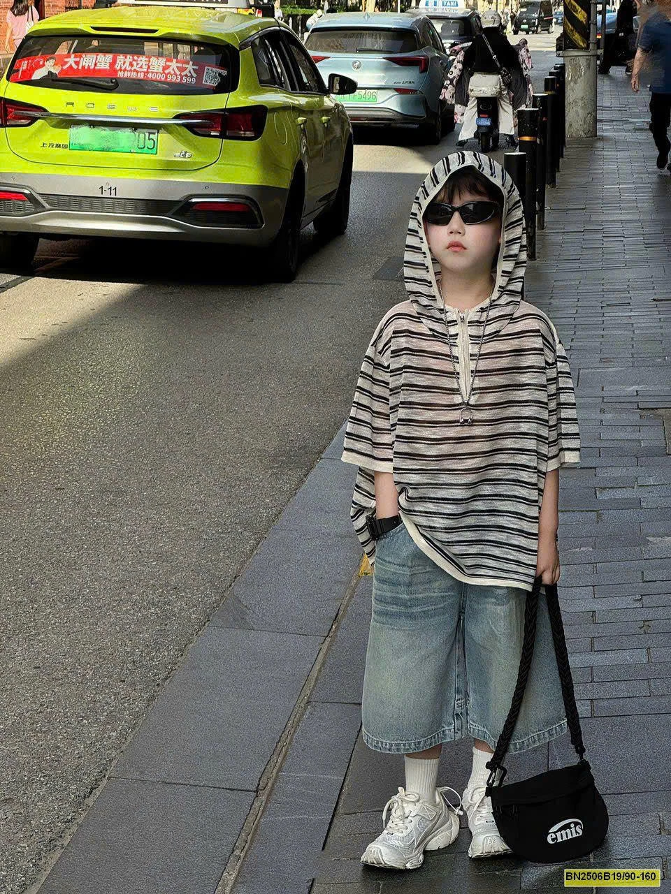 ÁO CỘC TAY CÓ MŨ