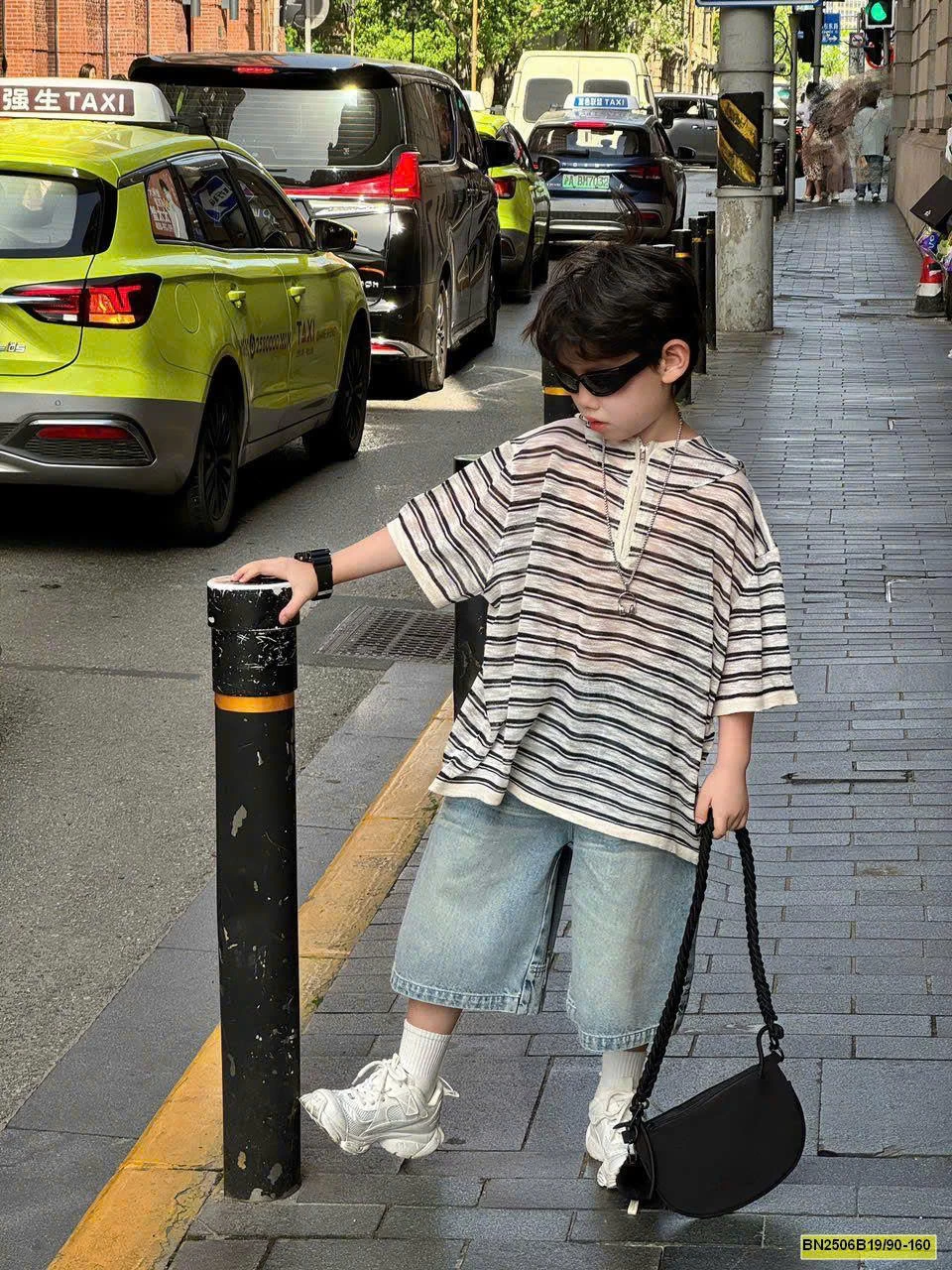 ÁO CỘC TAY CÓ MŨ