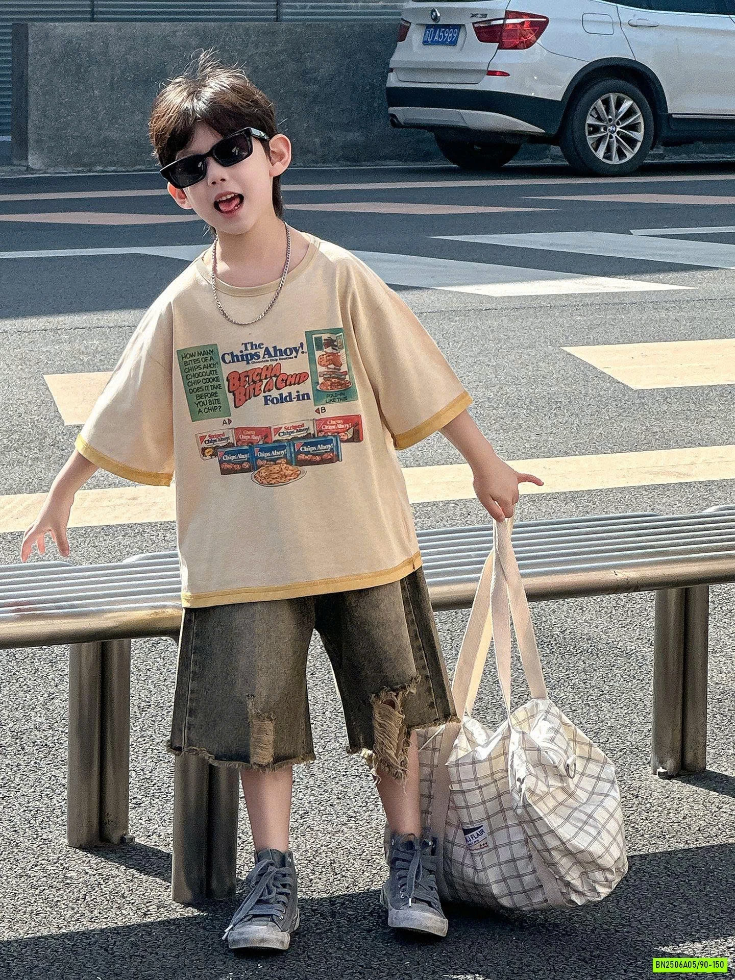 ÁO THUN BÁNH NGỌT MIX JEANS RÁCH