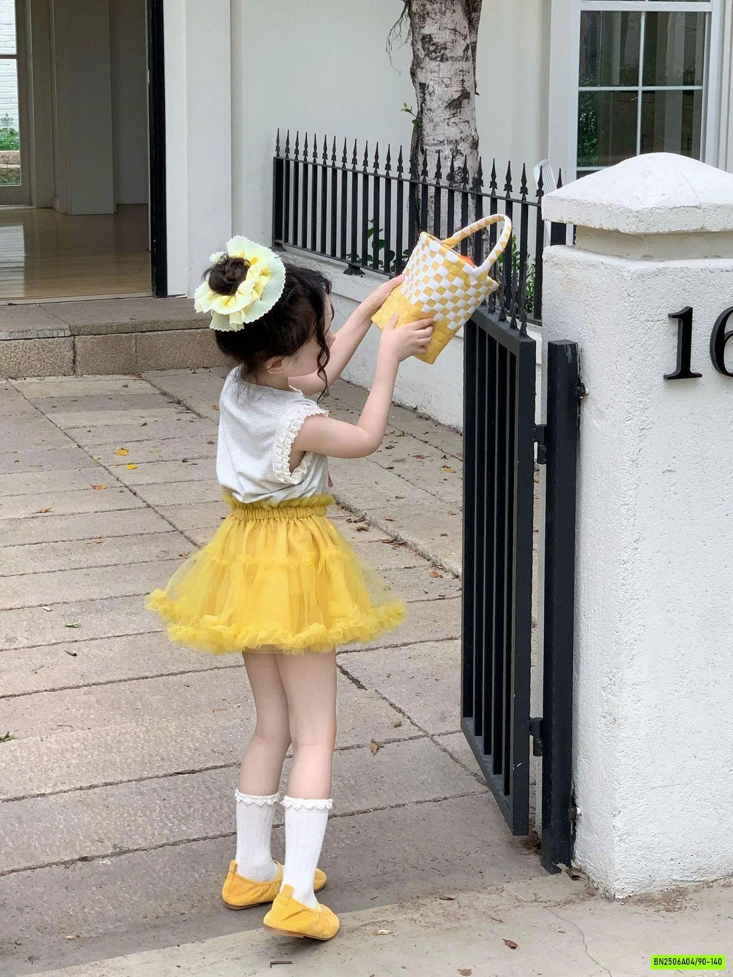 ÁO SÁT NÁCH VIỀN BÈO MIX CV TUTU VÀNG