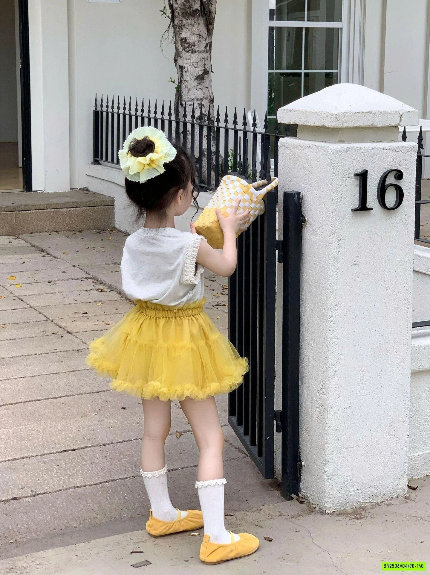 ÁO SÁT NÁCH VIỀN BÈO MIX CV TUTU VÀNG