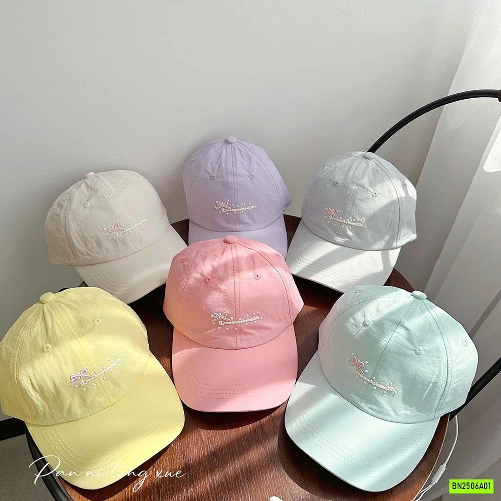 MŨ KẾT THÊU CHỮ GẮN NƠ