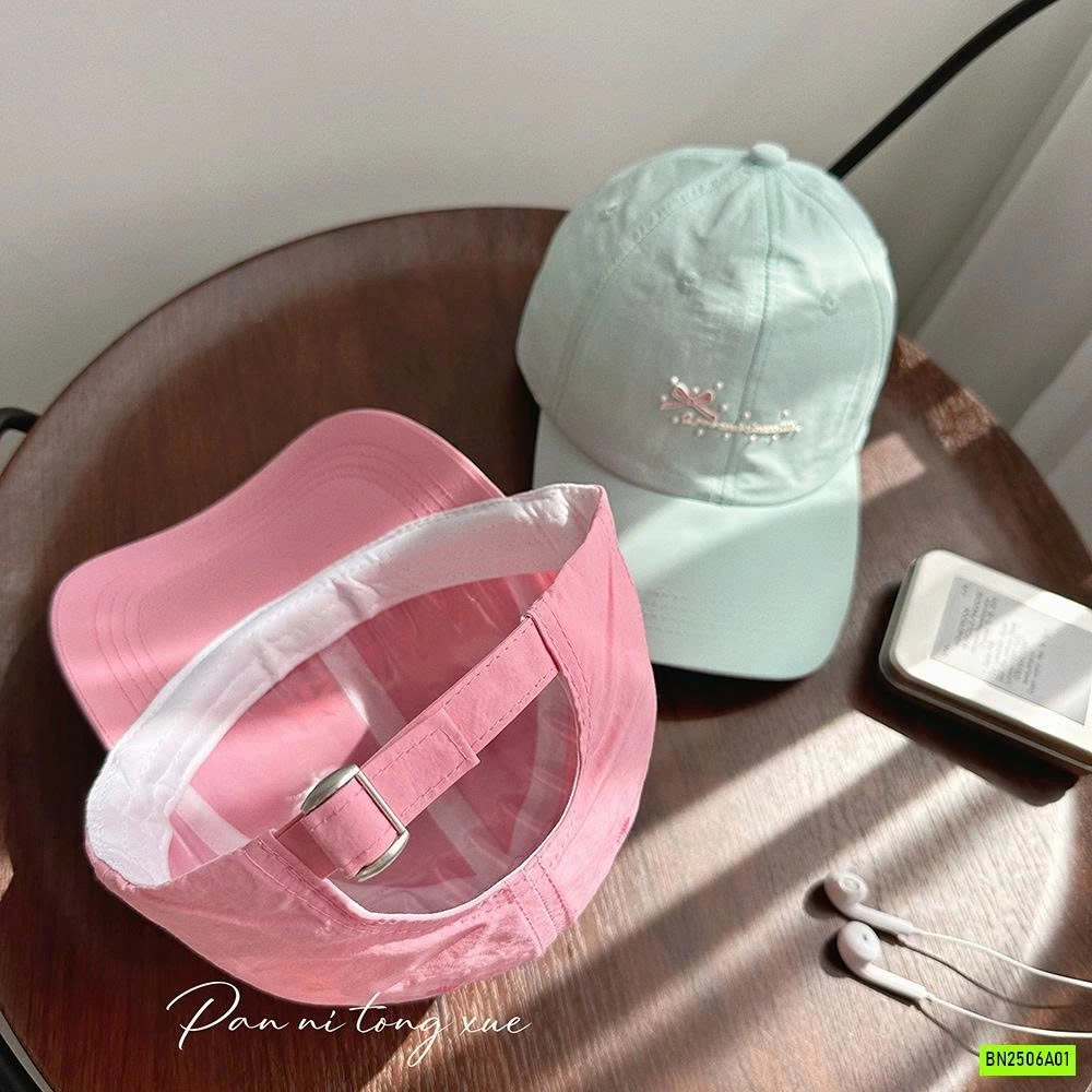 MŨ KẾT THÊU CHỮ GẮN NƠ